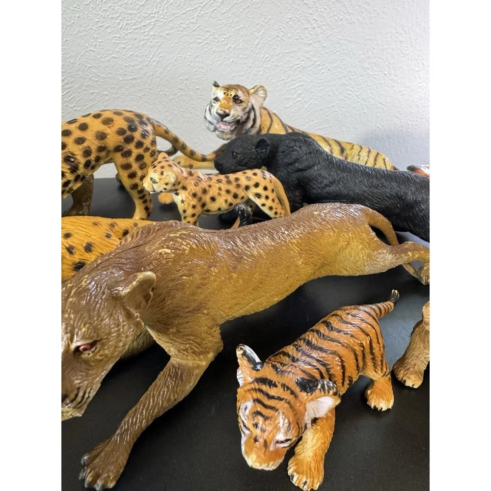 Toy Animals Rubber Lions Tigers And Panther